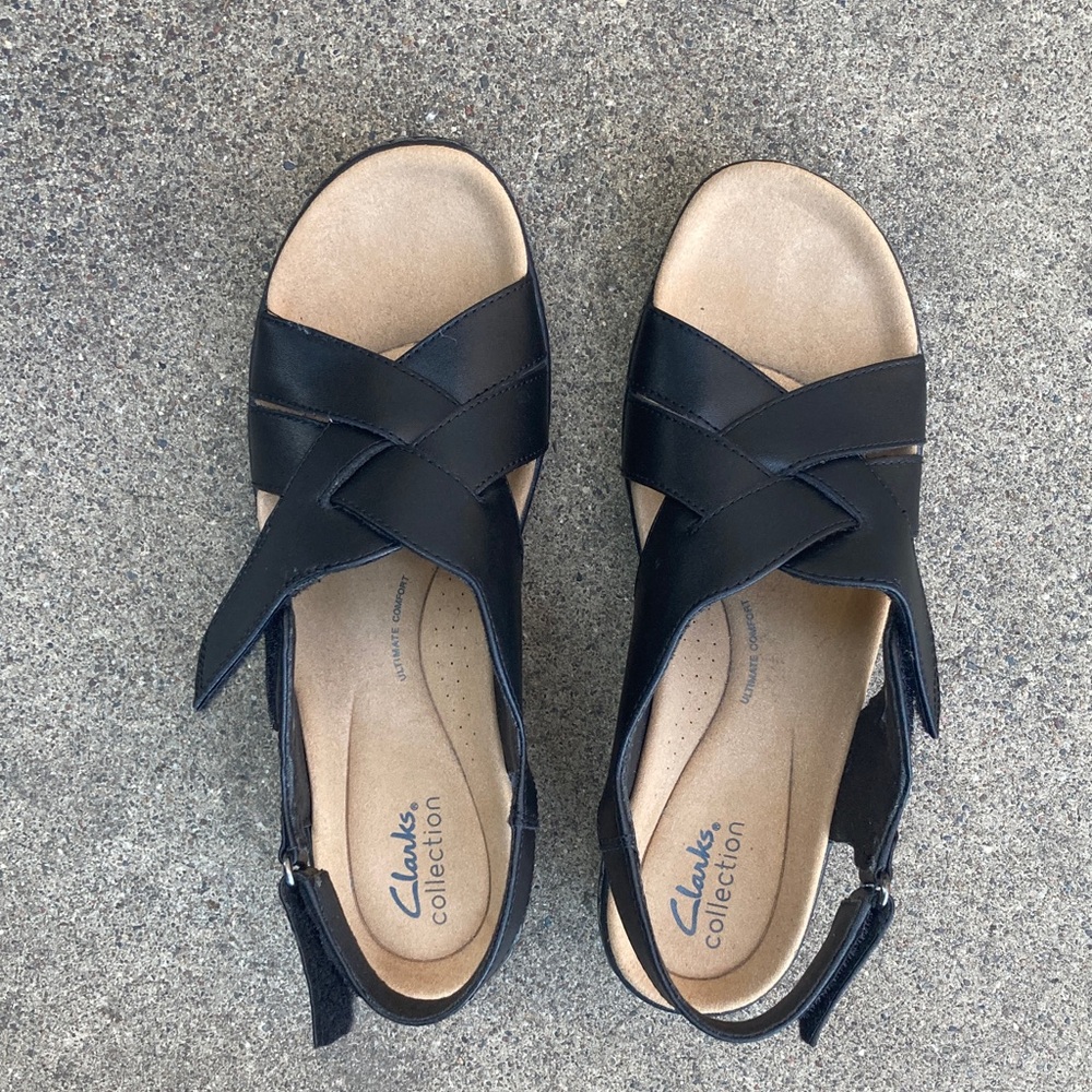 Clarks Women's Black Tan Sandals